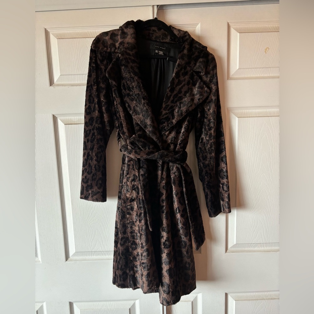 Zara Women’s Leopard Coat